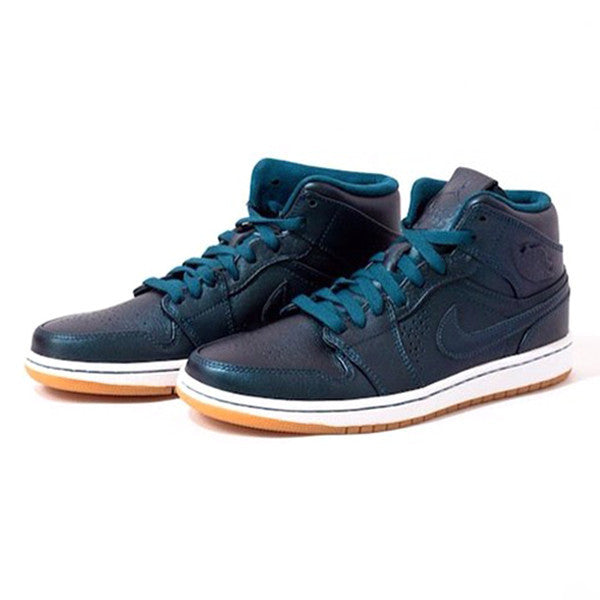 Air Jordan 1 Mid Nouveau in Space Blue